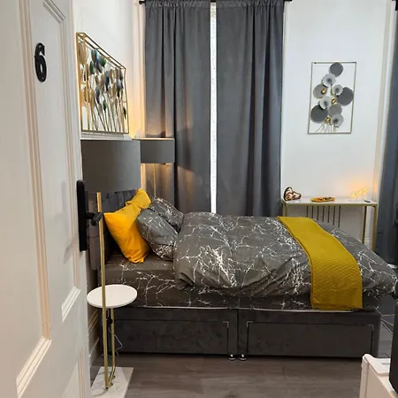 Luxury Studio In Victoria, 7 Minutes Walk To Victoria Station, Room 6 London Exterior foto