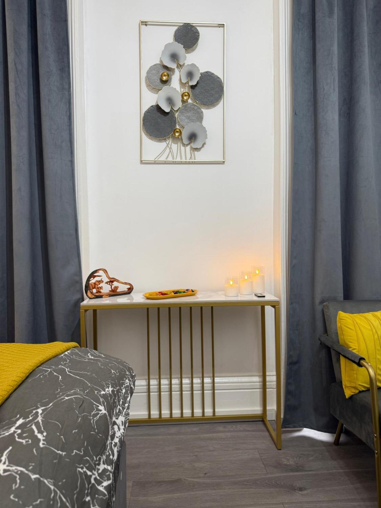 Luxury In Victoria, 7 Minutes Walk To Victoria Station, 6 London