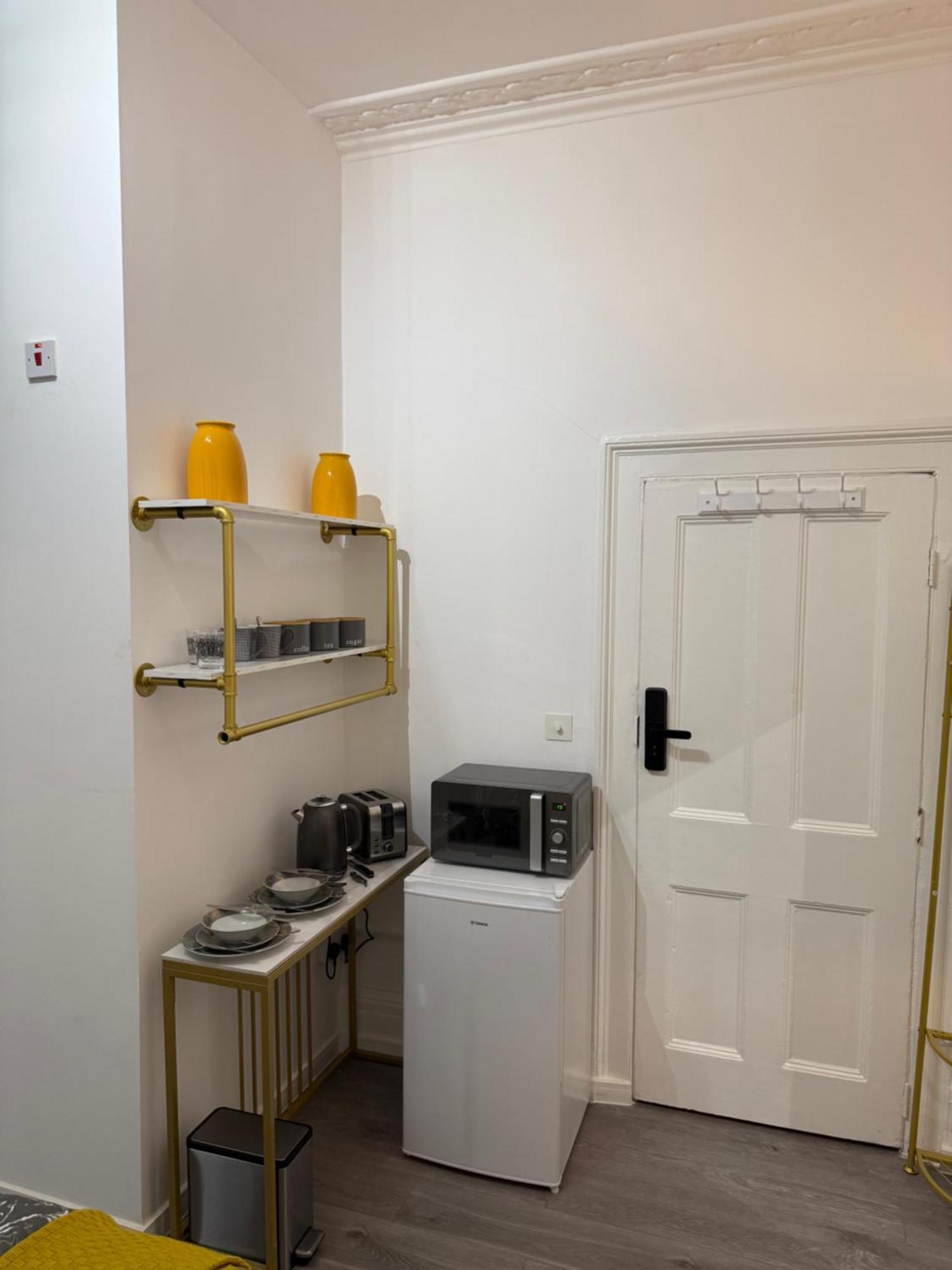 Luxury In Victoria, 7 Minutes Walk To Victoria Station, 6 London